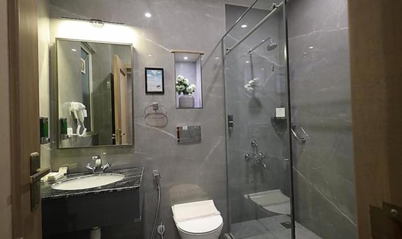 Fabhotel Prime Hampton By Ic'S Noida Dış mekan fotoğraf